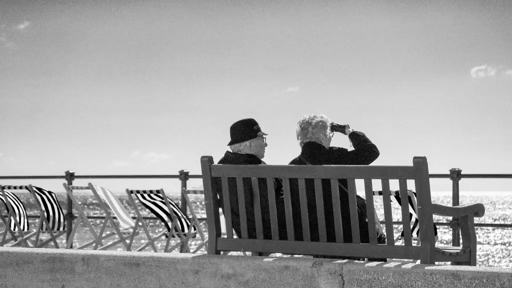 bench-1355620_1920