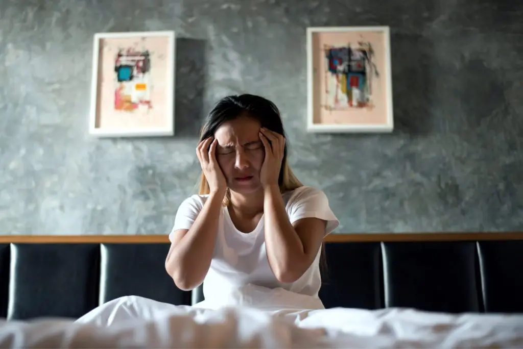 womanpainsleep