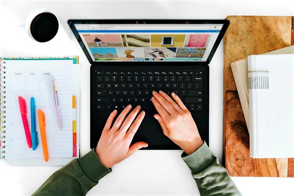 manlaptop
