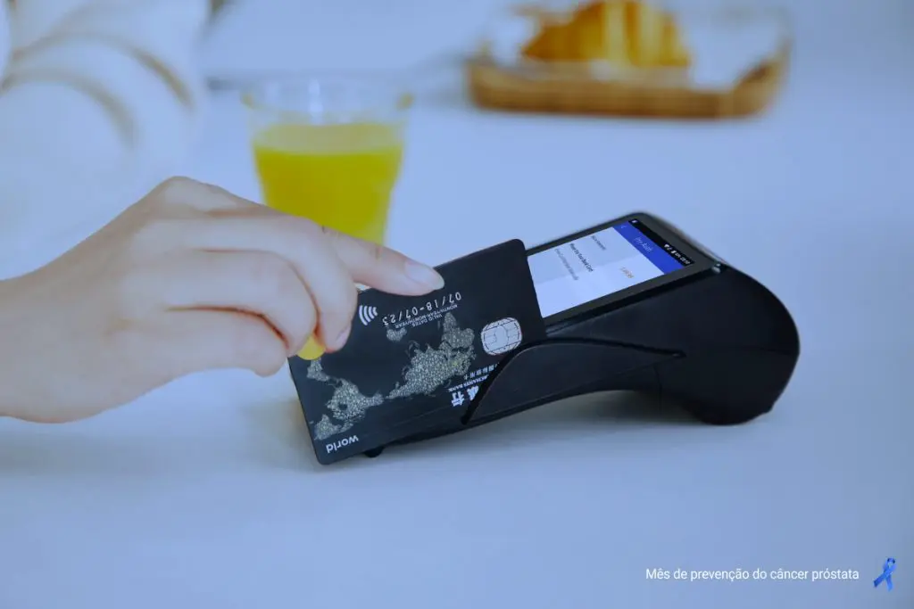 Pagando com cartão de crédito uma conta
