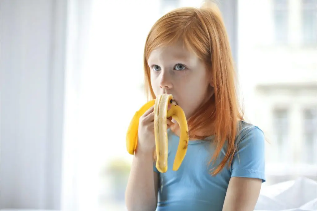 childeatfruit