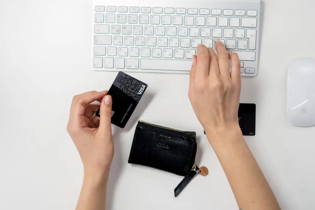 creditcardhand